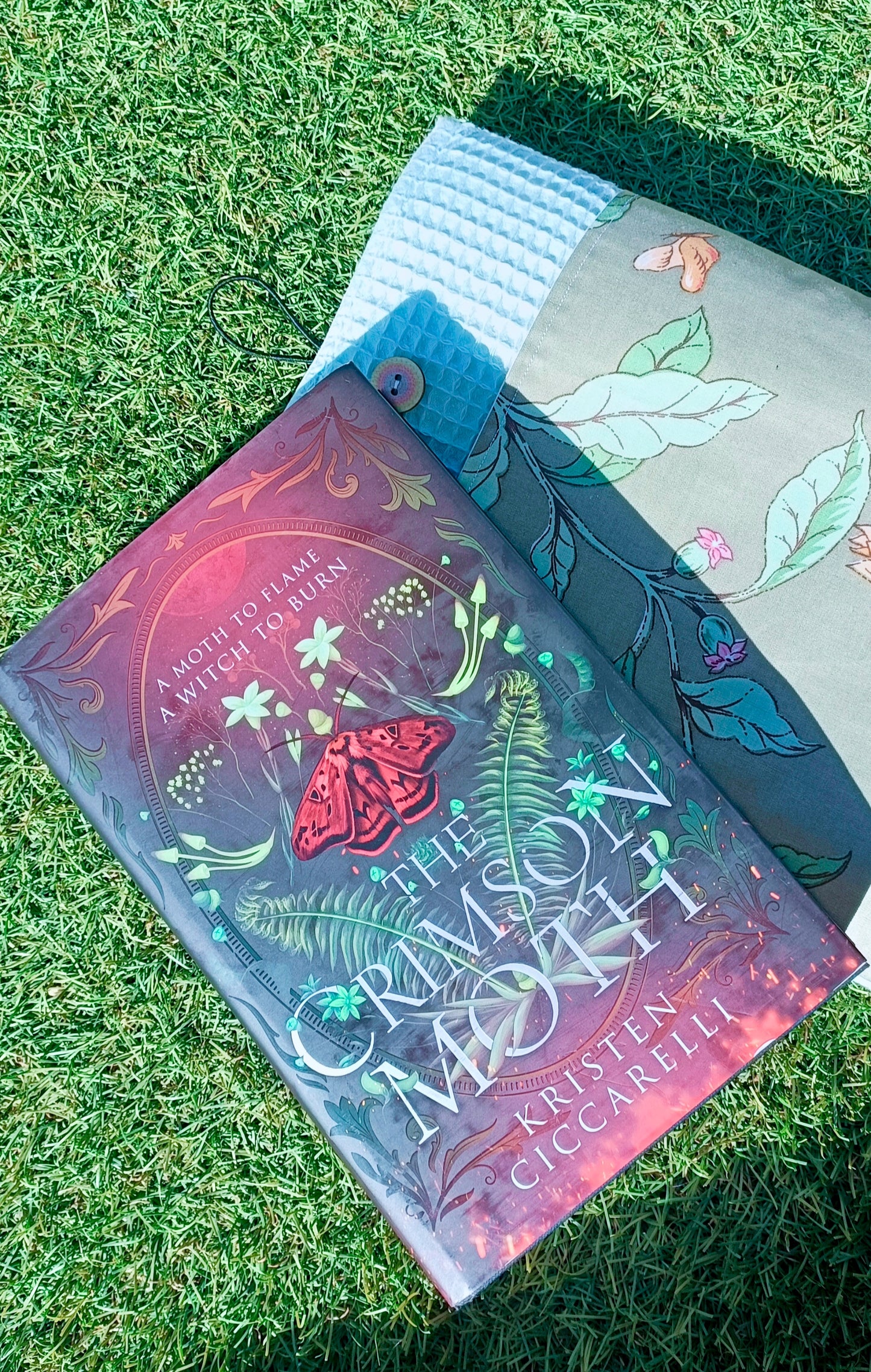 Spring - Funda textil artesanal para libros, tablets o portátiles pequeños – Estilo floral sostenible