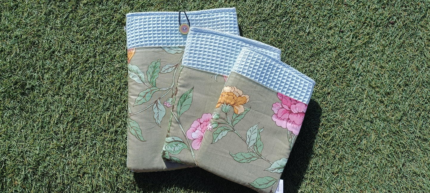 Spring - Funda textil artesanal para libros, tablets o portátiles pequeños – Estilo floral sostenible